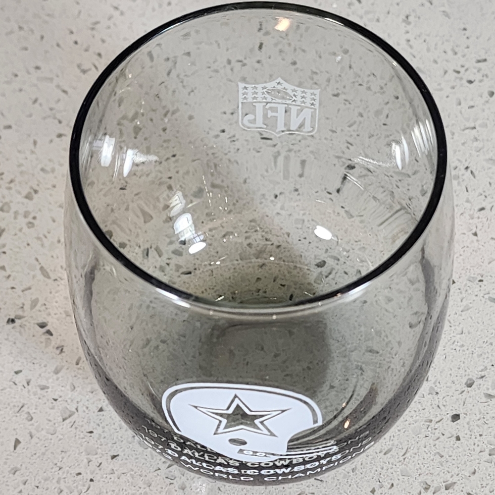 Pair of Vintage Dallas Cowboys NFL 1972 World Champs Glass 4.5" Tall Smoke - Picture 3 of 5